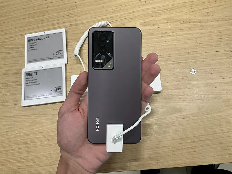 Honor 90 GT